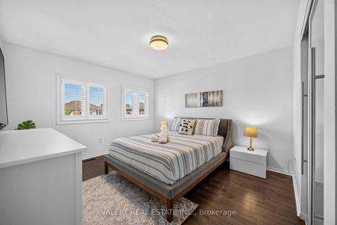 Photo 30 at 27 Lavender Place, East Woodbridge, Vaughan