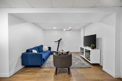 Photo 38 at 27 Lavender Place, East Woodbridge, Vaughan