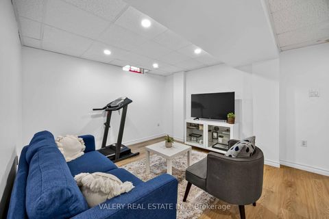 Photo 39 at 27 Lavender Place, East Woodbridge, Vaughan