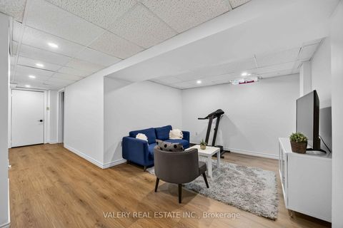 Photo 40 at 27 Lavender Place, East Woodbridge, Vaughan