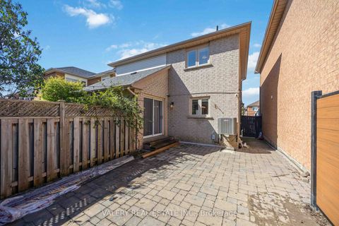 Photo 43 at 27 Lavender Place, East Woodbridge, Vaughan
