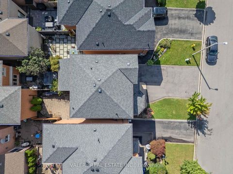Photo 48 at 27 Lavender Place, East Woodbridge, Vaughan
