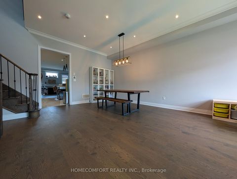 Photo 3 at 230 Paradelle Drive, Oak Ridges Lake Wilcox, Richmond Hill