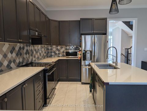 Photo 10 at 230 Paradelle Drive, Oak Ridges Lake Wilcox, Richmond Hill