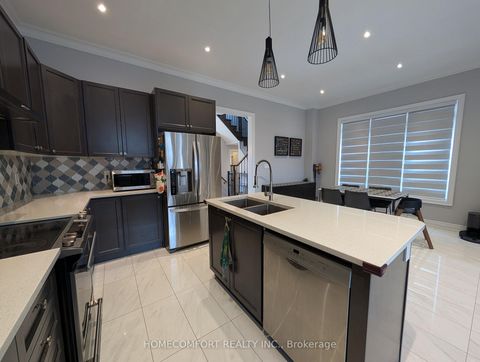 Photo 12 at 230 Paradelle Drive, Oak Ridges Lake Wilcox, Richmond Hill