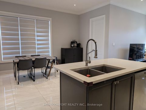 Photo 13 at 230 Paradelle Drive, Oak Ridges Lake Wilcox, Richmond Hill