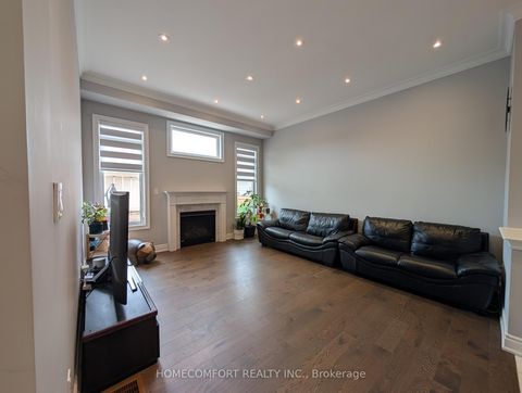 Photo 15 at 230 Paradelle Drive, Oak Ridges Lake Wilcox, Richmond Hill