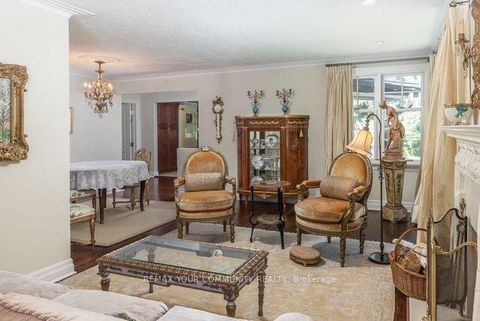 Photo 10 at 12 Wynnview Court, Cliffside, Toronto