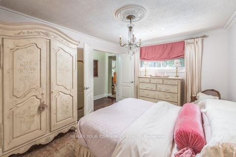 Photo 13 at 12 Wynnview Court, Cliffside, Toronto