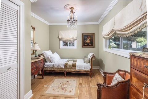 Photo 15 at 12 Wynnview Court, Cliffside, Toronto