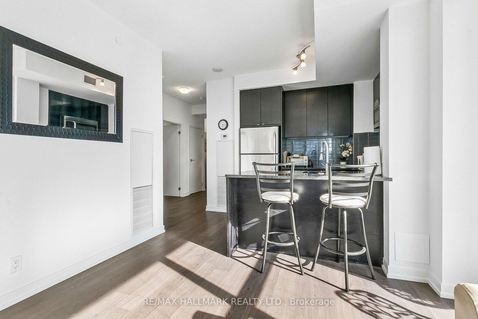 1212 - 98 Lillian Street, Mount Pleasant West, Toronto photo 4