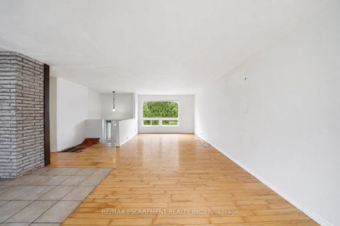 Photo 2 at 5 Elizabeth Street, Cookstown, Innisfil