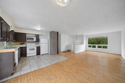 Photo 3 at 5 Elizabeth Street, Cookstown, Innisfil