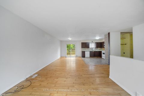 Photo 4 at 5 Elizabeth Street, Cookstown, Innisfil