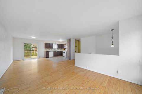 Photo 5 at 5 Elizabeth Street, Cookstown, Innisfil
