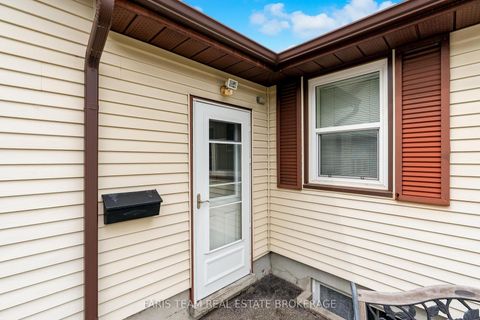 Photo 4 at 207 Warnica Road, Painswick North, Barrie