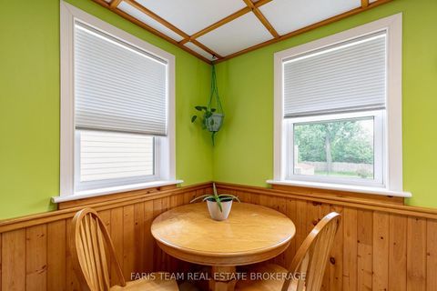 Photo 9 at 207 Warnica Road, Painswick North, Barrie