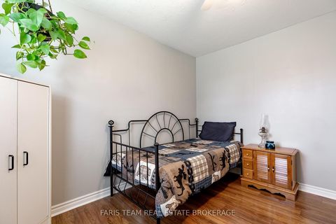 Photo 16 at 207 Warnica Road, Painswick North, Barrie