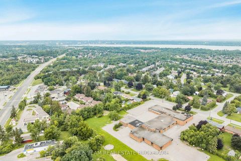 Photo 32 at 207 Warnica Road, Painswick North, Barrie