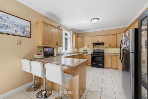 Photo 12 at 63 Summeridge Drive, Patterson, Vaughan