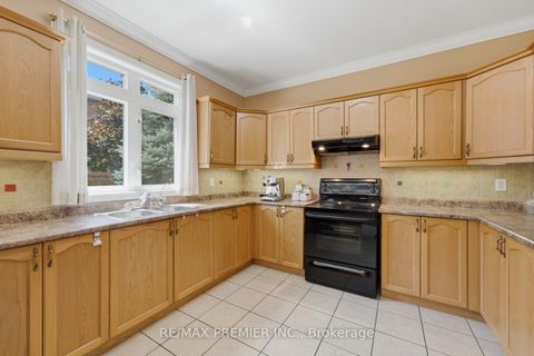 Photo 13 at 63 Summeridge Drive, Patterson, Vaughan