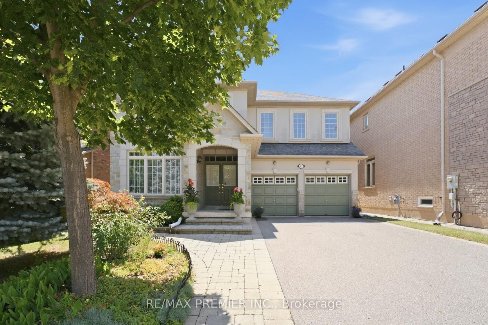 63 Summeridge Drive, Patterson, Vaughan photo number 2