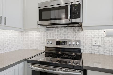 Photo 8 at 1015 - 12 Woodstream Boulevard, Vaughan Grove, Vaughan