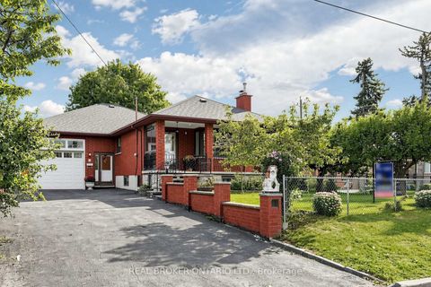 Photo 1 at 2 Dorking Crescent, CFB, Toronto