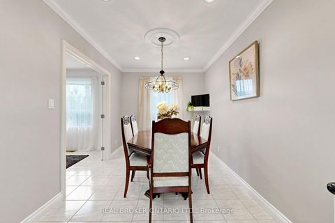 Photo 10 at 2 Dorking Crescent, CFB, Toronto