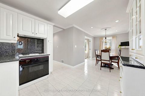 Photo 12 at 2 Dorking Crescent, CFB, Toronto