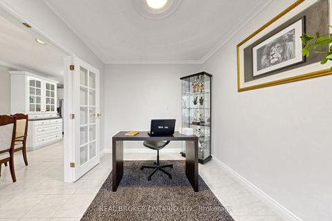Photo 14 at 2 Dorking Crescent, CFB, Toronto
