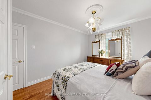 Photo 21 at 2 Dorking Crescent, CFB, Toronto