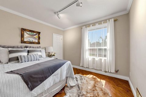Photo 22 at 2 Dorking Crescent, CFB, Toronto
