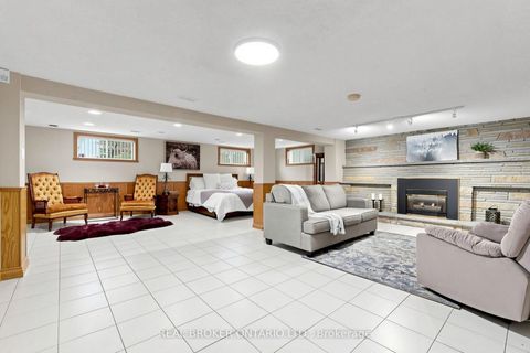 Photo 29 at 2 Dorking Crescent, CFB, Toronto