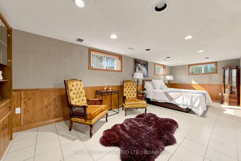 Photo 34 at 2 Dorking Crescent, CFB, Toronto