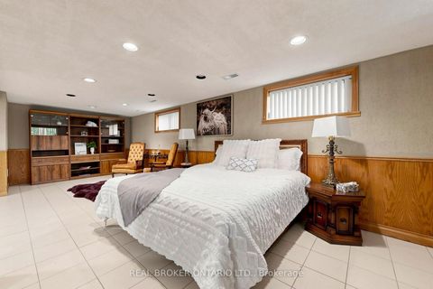 Photo 35 at 2 Dorking Crescent, CFB, Toronto