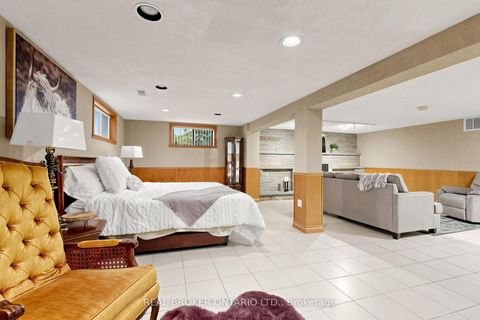 Photo 37 at 2 Dorking Crescent, CFB, Toronto
