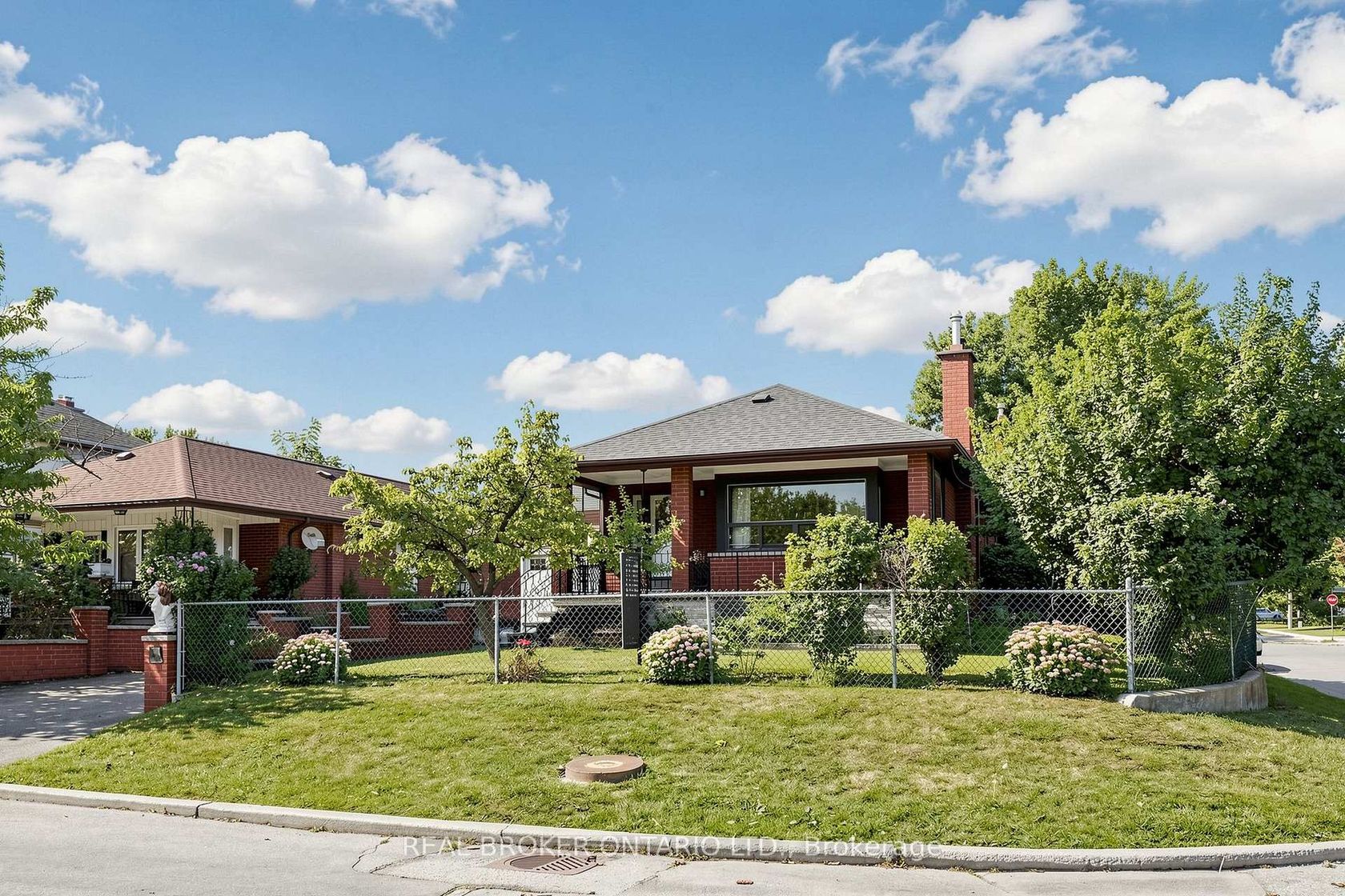 2 Dorking Crescent, CFB, Toronto 