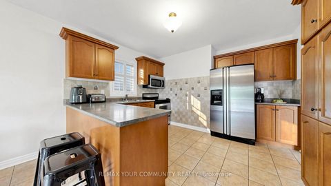 Photo 9 at 78 Zippora Drive, Devonsleigh, Richmond Hill