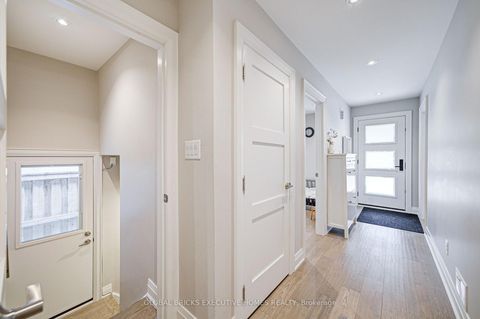 Photo 14 at 6 Cardigan Road, Queensway, Toronto
