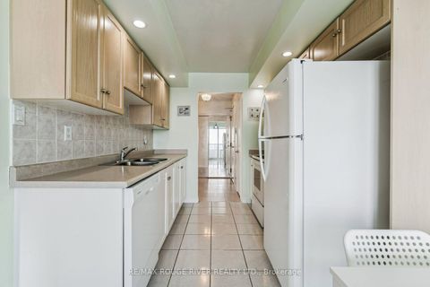 Photo 15 at 1136 - 125 OMNI Drive, Bendale, Toronto