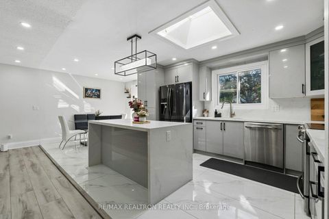 Photo 13 at 101 Marshall Street, Allandale Heights, Barrie