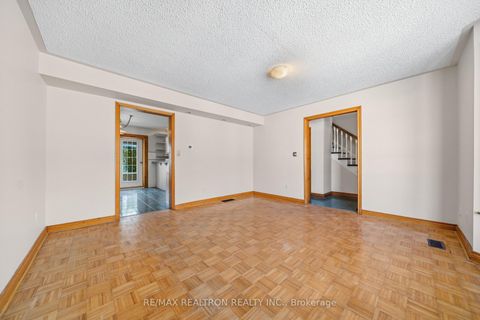 Photo 3 at 173 Elgin Mills Road W, Mill Pond, Richmond Hill