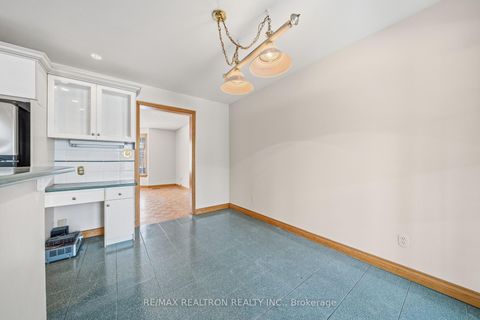 Photo 14 at 173 Elgin Mills Road W, Mill Pond, Richmond Hill