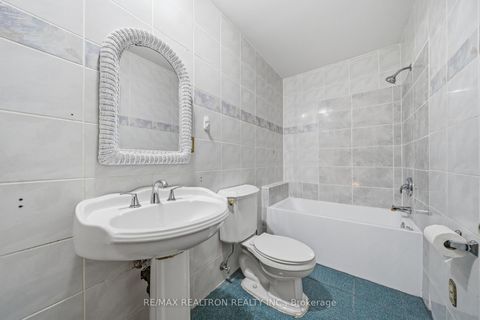 Photo 15 at 173 Elgin Mills Road W, Mill Pond, Richmond Hill