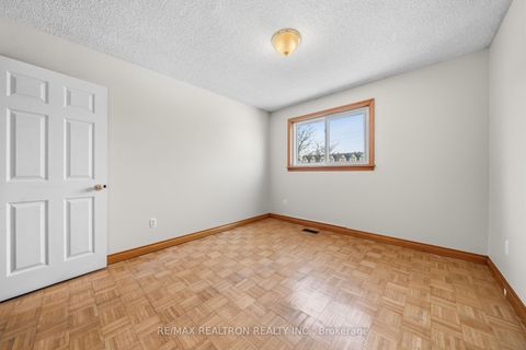 Photo 25 at 173 Elgin Mills Road W, Mill Pond, Richmond Hill