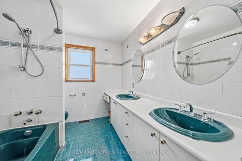 Photo 27 at 173 Elgin Mills Road W, Mill Pond, Richmond Hill