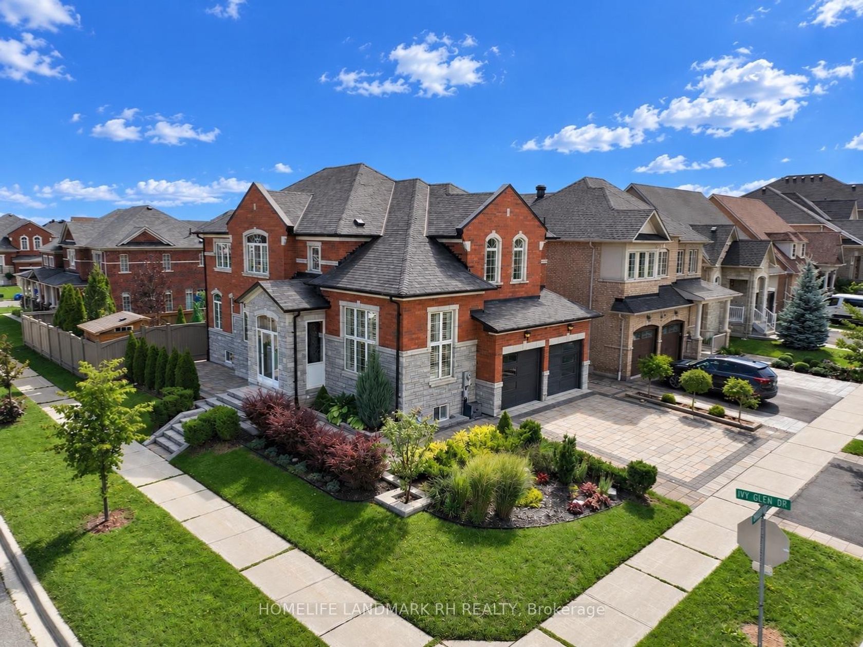 131 OBERFRICK Avenue, Patterson, Vaughan photo number 2