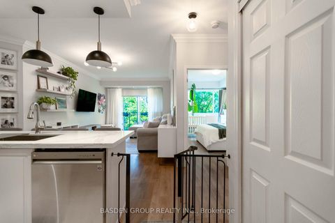 Photo 5 at 309 - 1 Maison Parc Court, Lakeview Estates, Vaughan