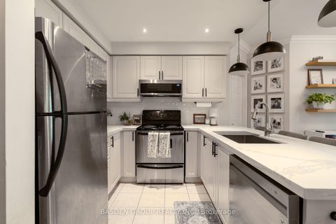 Photo 6 at 309 - 1 Maison Parc Court, Lakeview Estates, Vaughan